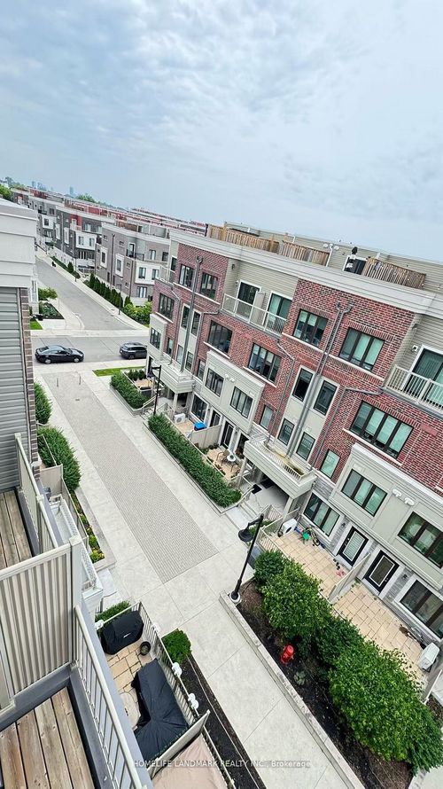 27-95 Eastwood Park Gardens, Etobicoke, ON, M8W0B9 | Card Image