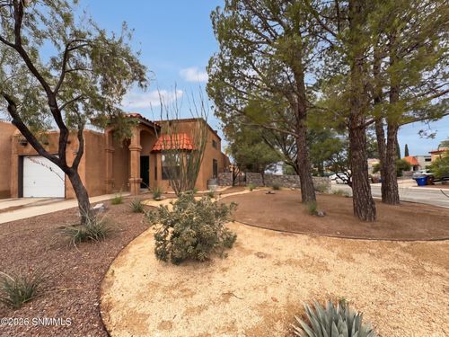 2083 Pinecone Way, Las Cruces, NM, 88012-6017 | Card Image