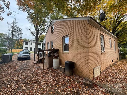 549 W Cama St, Charlotte, NC, 28217-1757 | Card Image