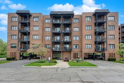 203-9342 Landings Ln, Des Plaines, IL, 60016-5227 | Card Image