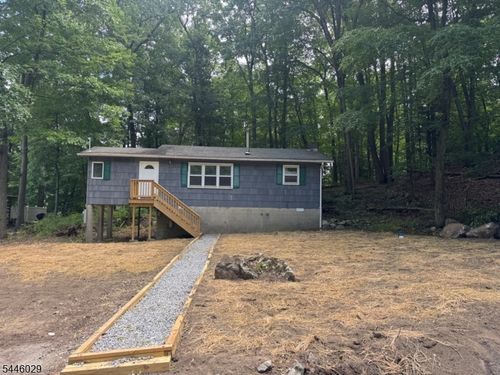 56 Appleseed Rd, Sussex, NJ, 07461-4742 | Card Image