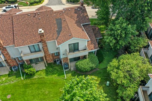 1012 Sussex Dr, Northbrook, IL, 60062-3329 | Card Image