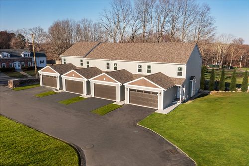3 Trinity Pkwy, Providence, RI, 02908-1930 | Card Image