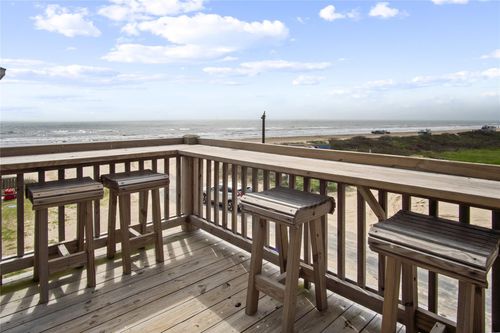 812 S Crystal Beach Rd, Crystal Beach, TX, 77650 | Card Image