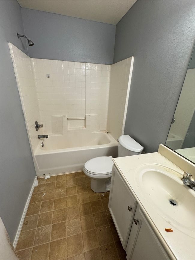 3048 Saint Ursula Dr, House other with 3 bedrooms, 2 bathrooms and null parking in Dallas TX | Image 15