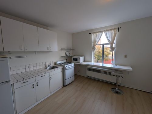6-2603 Main St, Vancouver, BC, V5T3E7 | Card Image