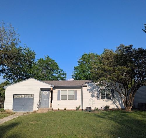 2705 Brockbank Dr, Irving, TX, 75062-5725 | Card Image