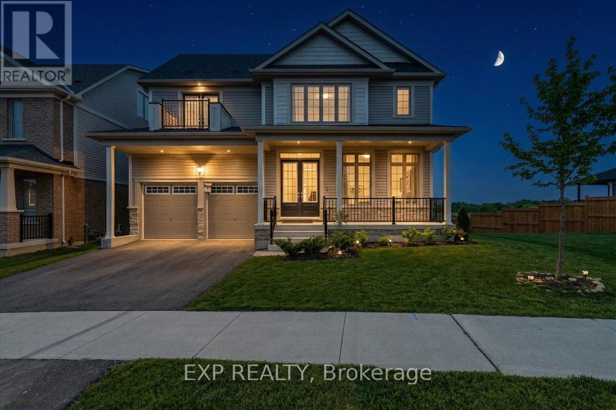Residential in Centre Wellington (Fergus) 5
