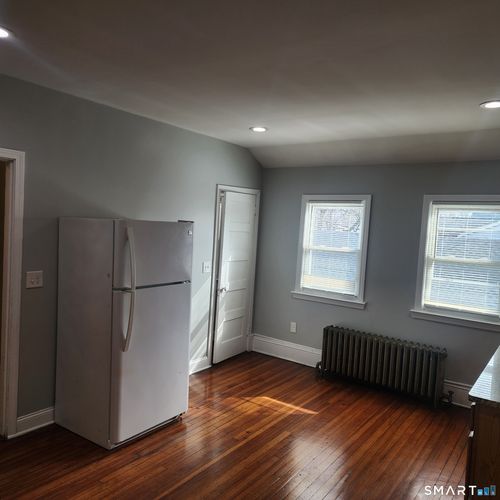 351 Hillside Ave, Hartford, CT, 06106-3826 | Card Image