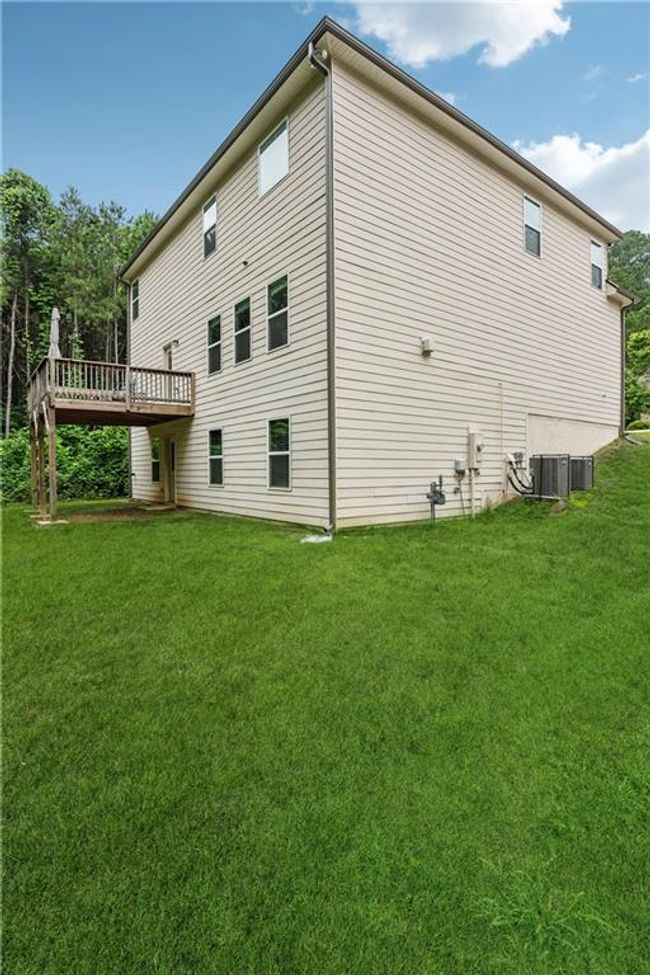 5662 Valley Loop, House other with 4 bedrooms, 3 bathrooms and null parking in Fairburn GA | Image 40