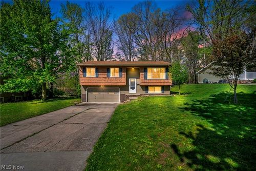 9446 Concord Cir, Twinsburg, OH, 44087-1528 | Card Image