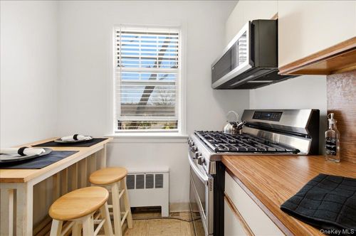 1b-126 Underhill Avenue, Harrison, NY, 10604 | Card Image