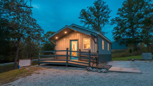 17433 State Highway 19, Eminence, MO, 65466-6378 | Card Image