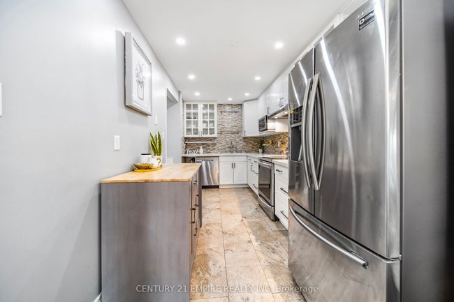 146 Baronwood Crt, Condo with 4 bedrooms, 2 bathrooms and 1 parking in Brampton ON | Image 13