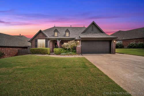 12525 Ash Ave, Jenks, OK, 74037-4999 | Card Image