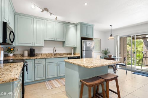 g10-5525 E Thomas Rd, Phoenix, AZ, 85018-8126 | Card Image