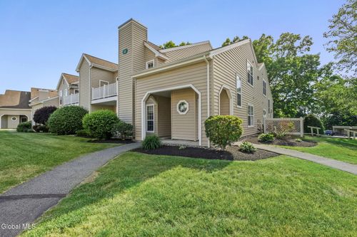 422 Hampton Place Blvd, Troy, NY, 12180-7767 | Card Image