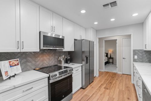 411 Dunbarton Circle, Sacramento, CA, 95825 | Card Image