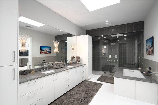 5601 Dittmar Pl, House other with 4 bedrooms, 4 bathrooms and null parking in Dallas TX | Image 9