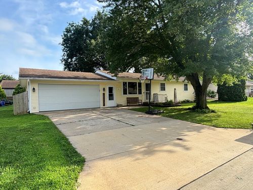 415 10th St Sw, Independence, IA, 50644-2719 | Card Image