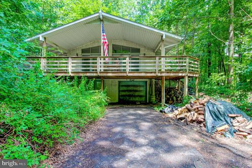 2025 Miller Rd, PENNSBURG, PA, 18073-2402 | Card Image