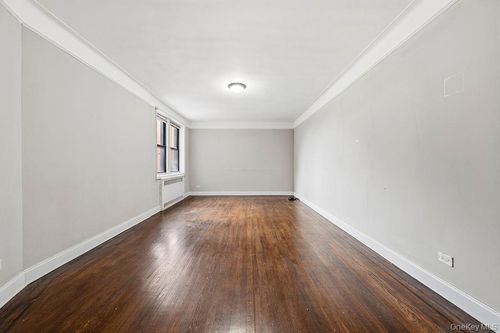 3r-155-01 90th Ave, Jamaica, NY, 11432-3851 | Card Image