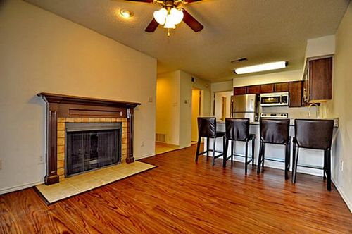 2011-6910 Skillman St, Dallas, TX, 75231-5863 | Card Image