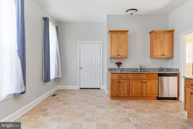113 W Main St, House other with 5 bedrooms, 4 bathrooms and null parking in Wakefield VA | Image 10