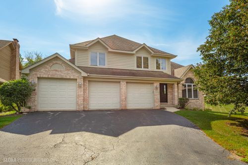 9215 Loch Glen Dr, Village Of Lakewood, IL, 60014-3325 | Card Image