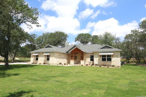 200 Cibolo Way, La Vernia, TX, 78121-0029 | Card Image