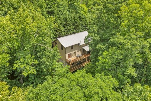 3947 Blackberry Crest Ln, Lenoir, NC, 28645-8812 | Card Image