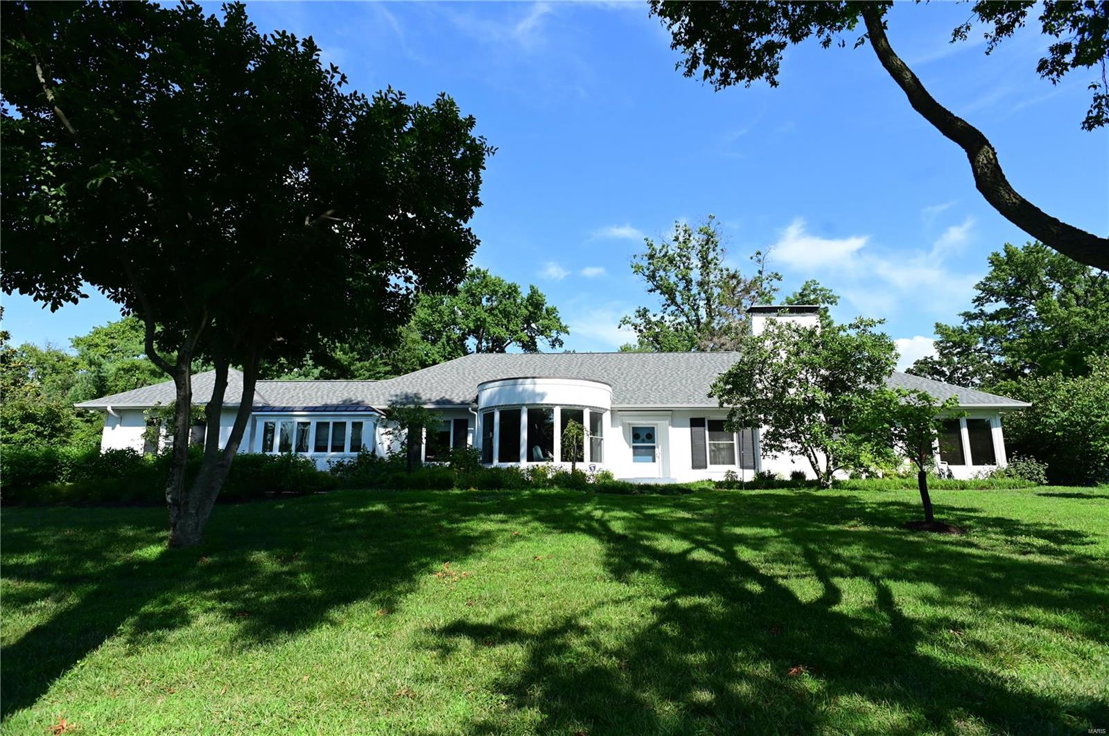 Godwin Ln, Saint Louis, MO 63124