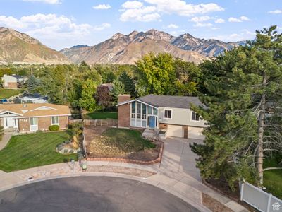 7419 S Rosalind Cir, House other with 4 bedrooms, 1 bathrooms and 2 parking in Cottonwood Heights UT | Image 2