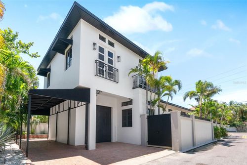 324 Siesta Dr, SARASOTA, FL, 34242-1044 | Card Image