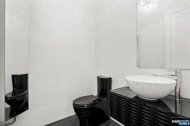 12 Hooks Ln, Condo with 4 bedrooms, 4 bathrooms and null parking in Edgewater NJ | Image 25