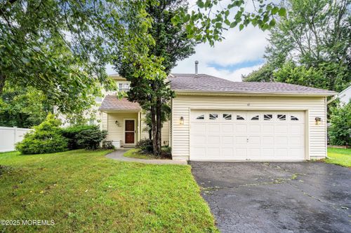 47 Sweet Gum Rd, Howell, NJ, 07731-2935 | Card Image