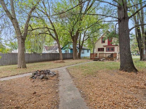 1315 Pine St, Brainerd, MN, 56401-4245 | Card Image