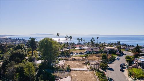 912 Enchanted Way, Pacific Palisades, CA, 90272-2823 | Card Image