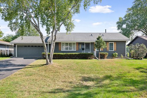 8213 Quinn Rd, Bloomington, MN, 55437-1229 | Card Image