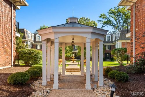 apt-2b-522 N Kirkwood Rd, Kirkwood, MO, 63122-3952 | Card Image