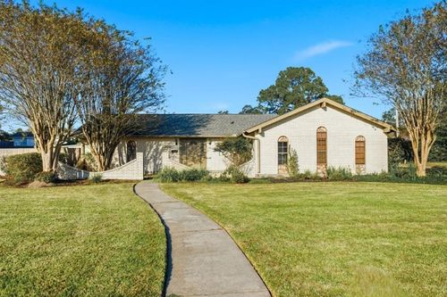 1300 Westmoreland St, Lake Charles, LA, 70605-6126 | Card Image