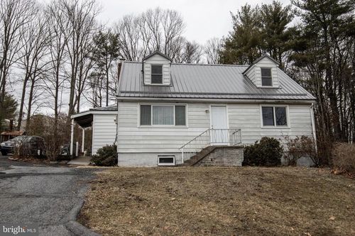 1014 Port Carbon St, POTTSVILLE, PA, 17901-3831 | Card Image