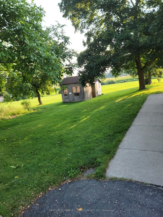 27 South Dr, House other with 3 bedrooms, 2 bathrooms and 5 parking in Dundas ON | Image 35