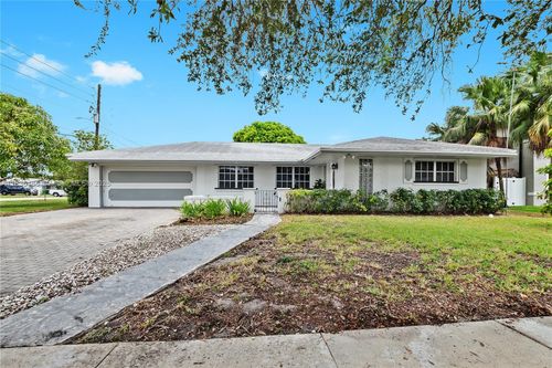 180 Sw 125th Ave, Plantation, FL, 33325-2733 | Card Image