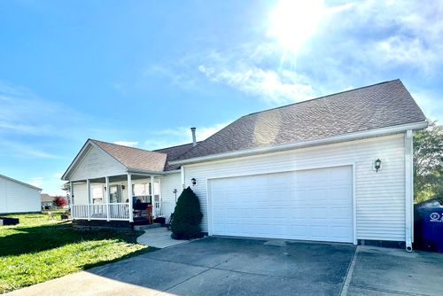 2120 Willow Oak Ct, Shelbyville, IN, 46176-8452 | Card Image