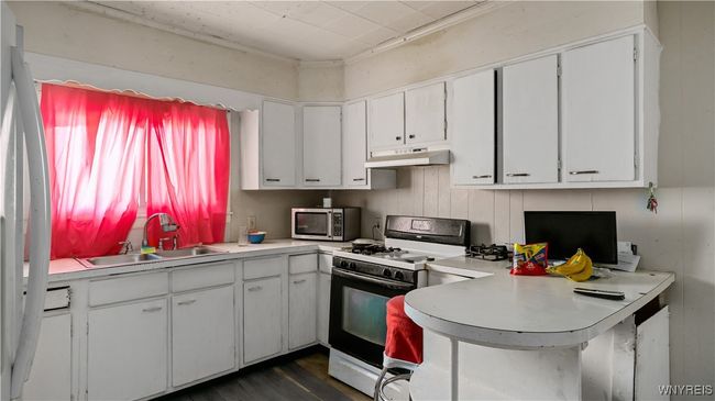 2009 Seneca St, Home with 7 bedrooms, 2 bathrooms and null parking in Buffalo NY | Image 25