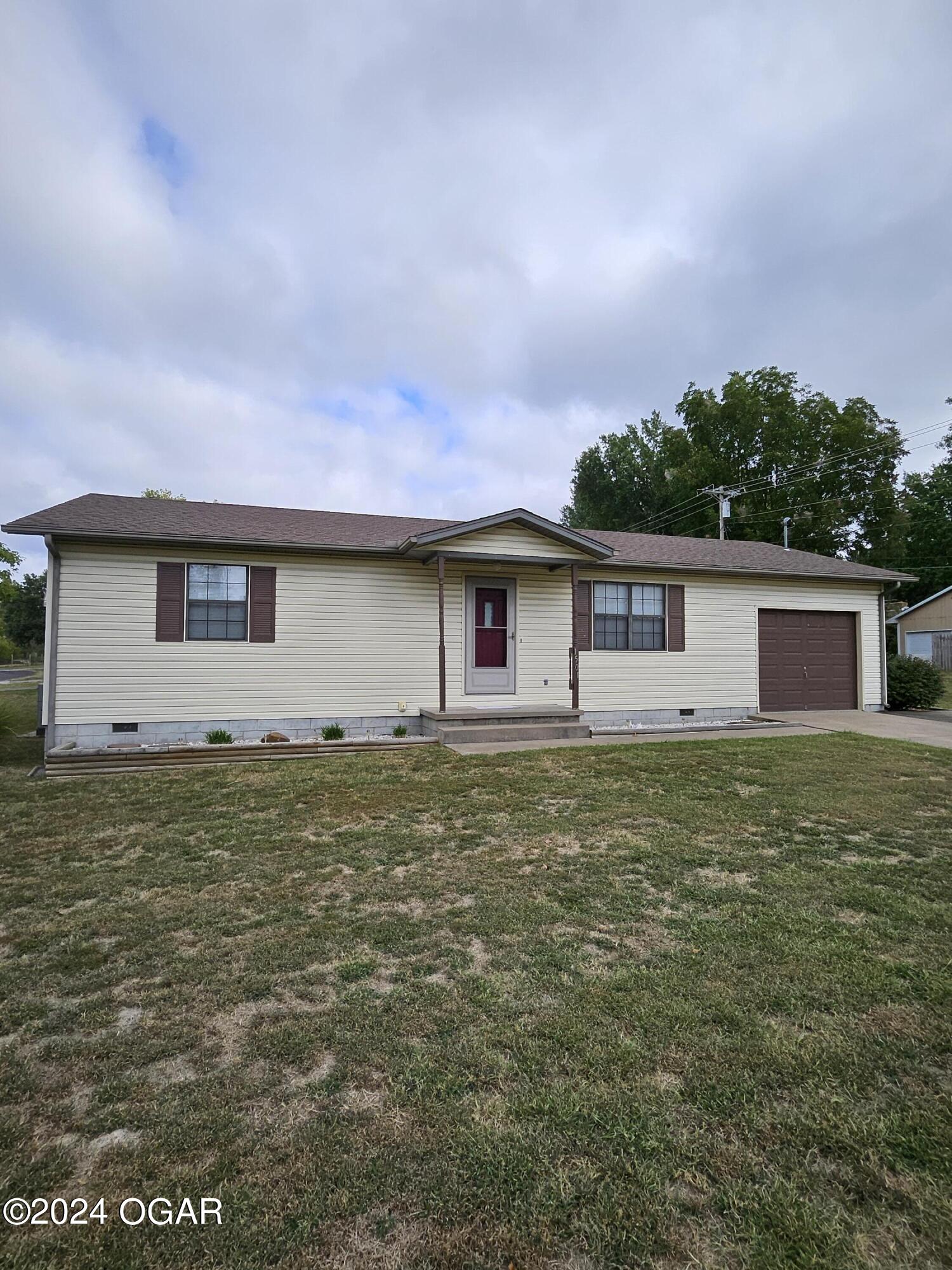 Northview St, Monett, MO 65708