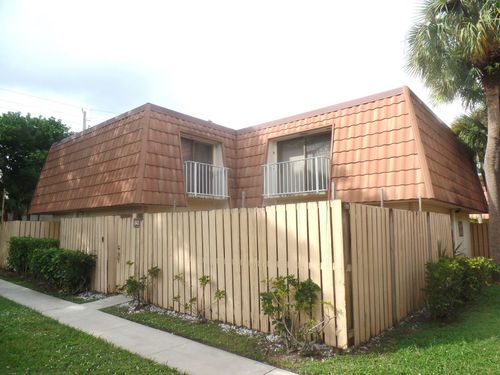 843 Blue Ridge Cir, West Palm Beach, FL, 33409-7618 | Card Image