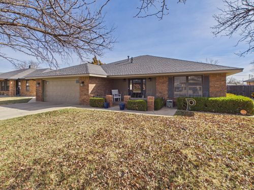 2522 Evergreen St, Pampa, TX, 79065-2905 | Card Image