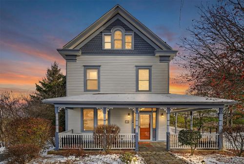354 Carter Ave, Newburgh, NY, 12550-8400 | Card Image